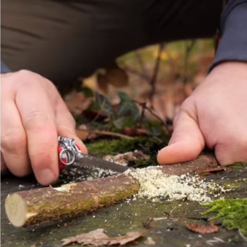 Napotki za varno žaganje lesa z otroci